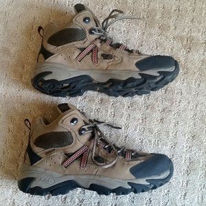cabelas womens hiking boots